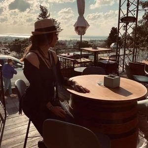 Meet your Posher, Nadine